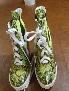 Cape Robbin Neon Yellow Snake-Print Lace-Up Platform Boots